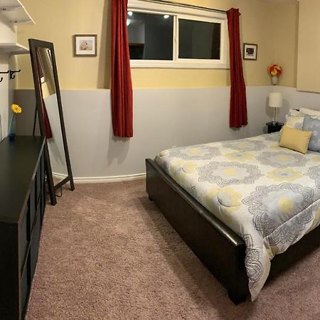 Newly Renovated Basement Suite! Lethbridge Buitenkant foto