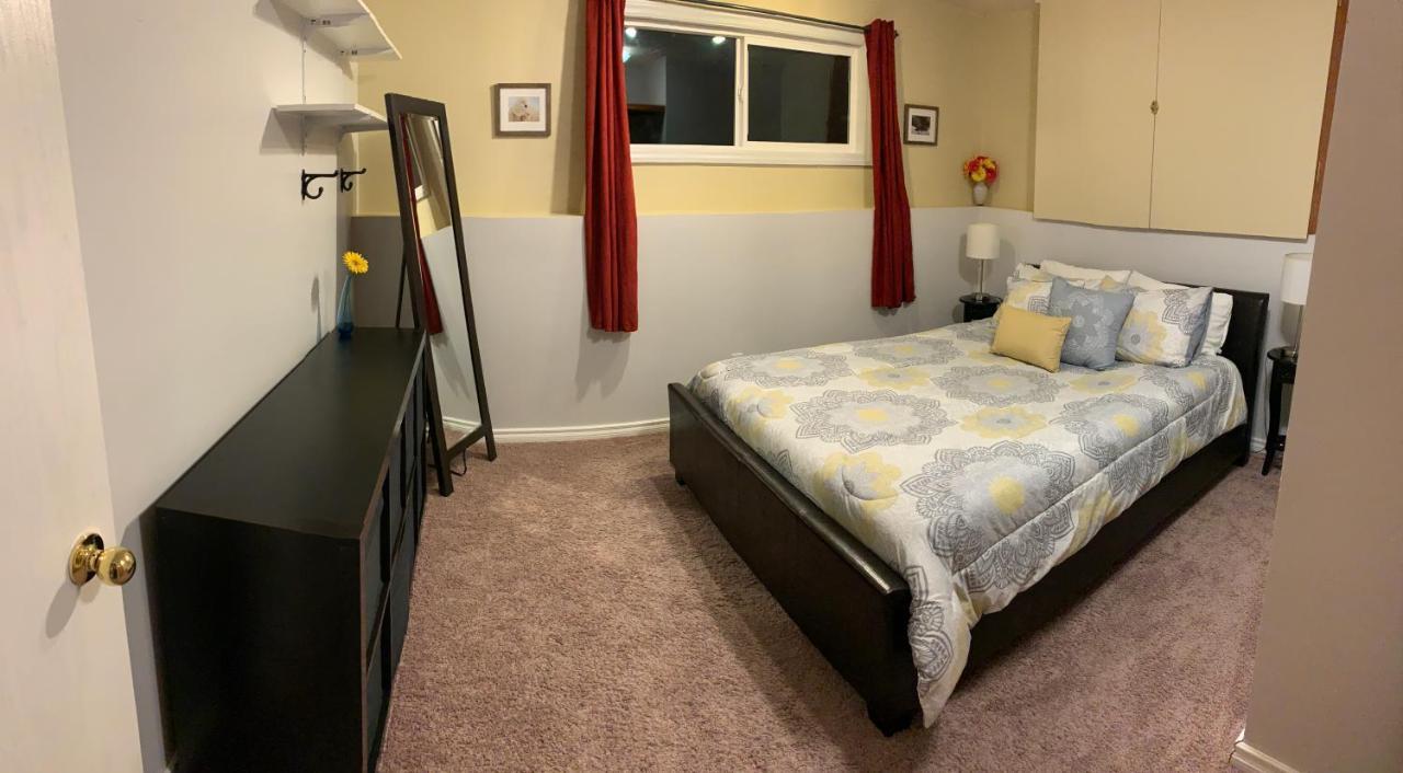 Newly Renovated Basement Suite! Lethbridge Buitenkant foto