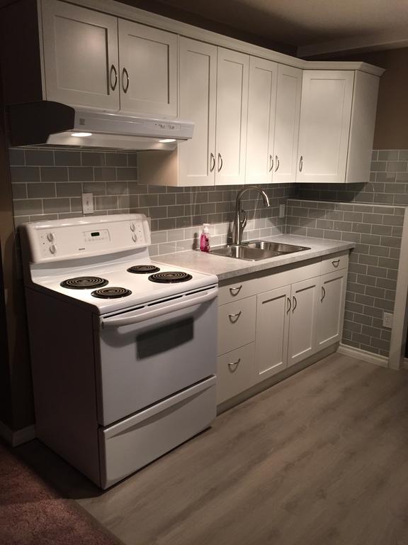 Newly Renovated Basement Suite! Lethbridge Buitenkant foto