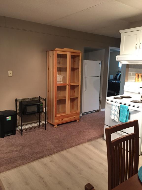 Newly Renovated Basement Suite! Lethbridge Buitenkant foto